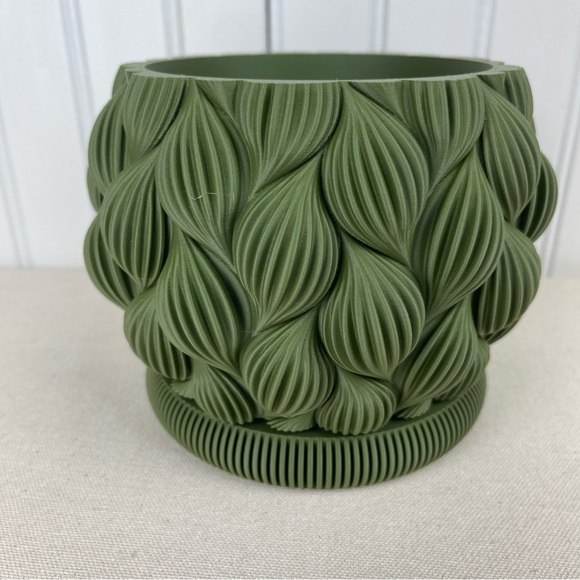 Bold Textured Planter, Ripple Planter Pot, Indoor Flower Pot, Modern Succulents - Picture 5 of 9